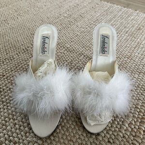 Frederick's of Hollywood Ivory Marabou Slide Mules